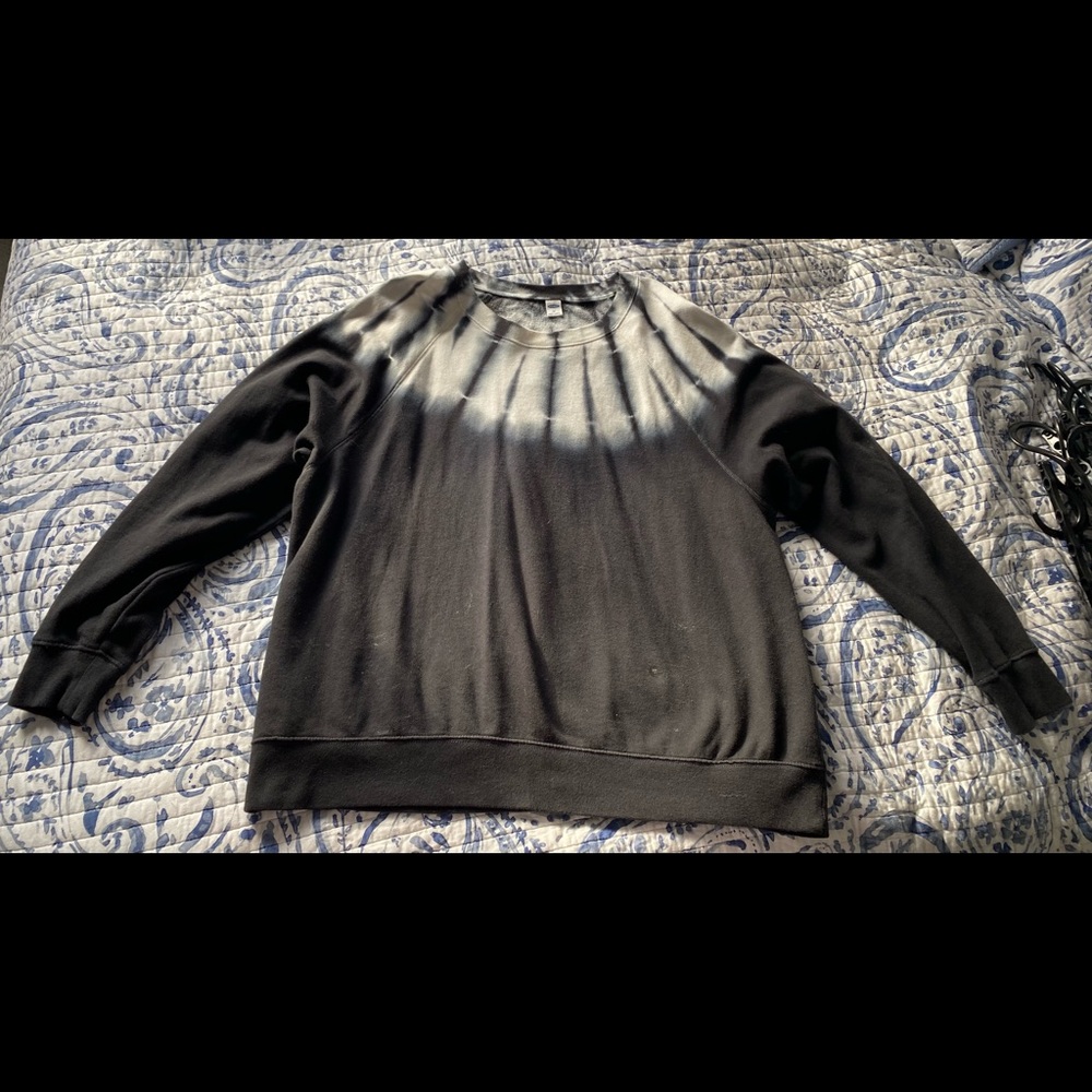 Old navy crew neck sweatshirt
